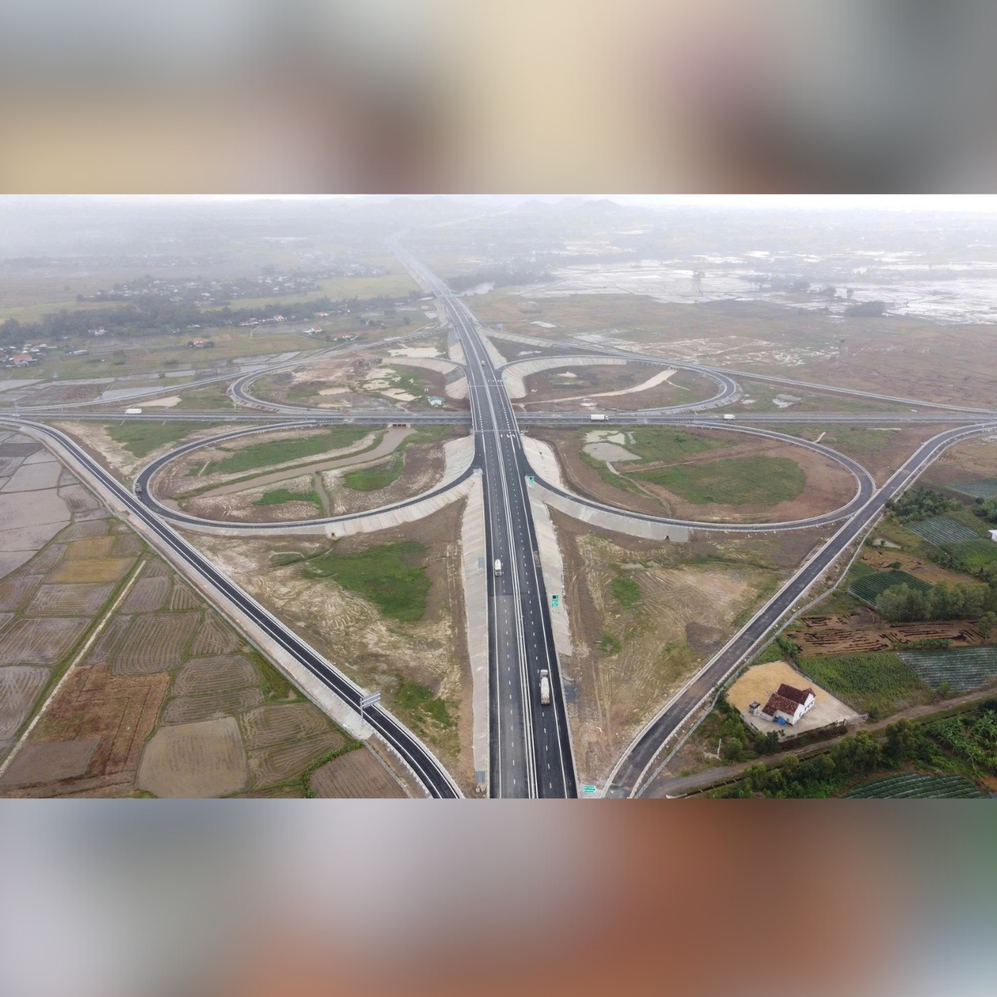 Bản tin thời sự sáng 22/12/2025: Thông toàn tuyến cao tốc Bắc-Nam từ Cao Bằng tới Cà Mau trong năm nay